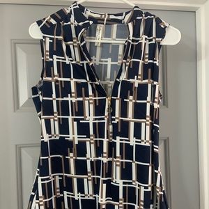 Sleeveless tank top with front zipper